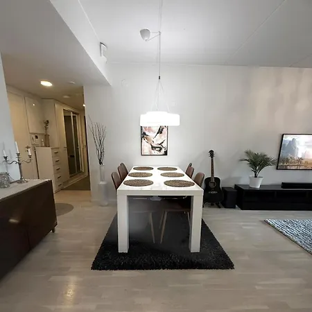 Lejlighed Sauna & Outdoor Hot Tub, 6 People, Parking, Ac, 2br Helsinki