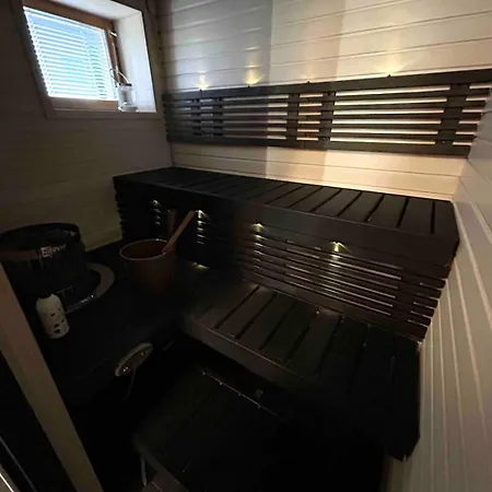 Lejlighed Sauna & Outdoor Hot Tub, 6 People, Parking, Ac, 2br *