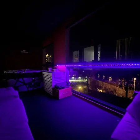 Sauna & Outdoor Hot Tub, 6 People, Parking, Ac, 2br * Ελσίνκι