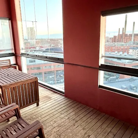 Sauna & Outdoor Hot Tub, 6 People, Parking, Ac, 2br *